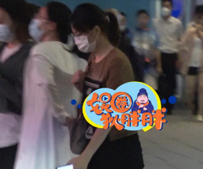 董卿近况（发福大腿粗，住3000万豪宅不工作也惬意）