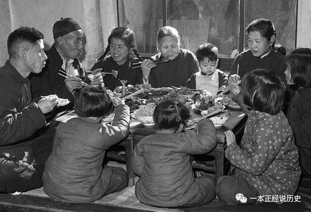 春节的传说故事50字，春节的来历50字左右（一一《春节往事》）