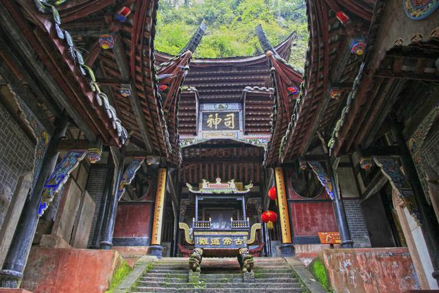 青城山旅游攻略，青城山旅游攻略一日游最佳路线（青城山一日游要怎么玩）