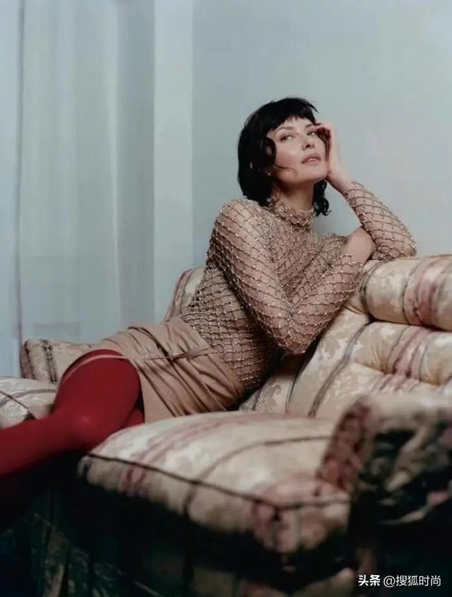 今年流行什么颜色的头发，今年流行什么颜色的头发男（PANTONE发布2023最新流行色）