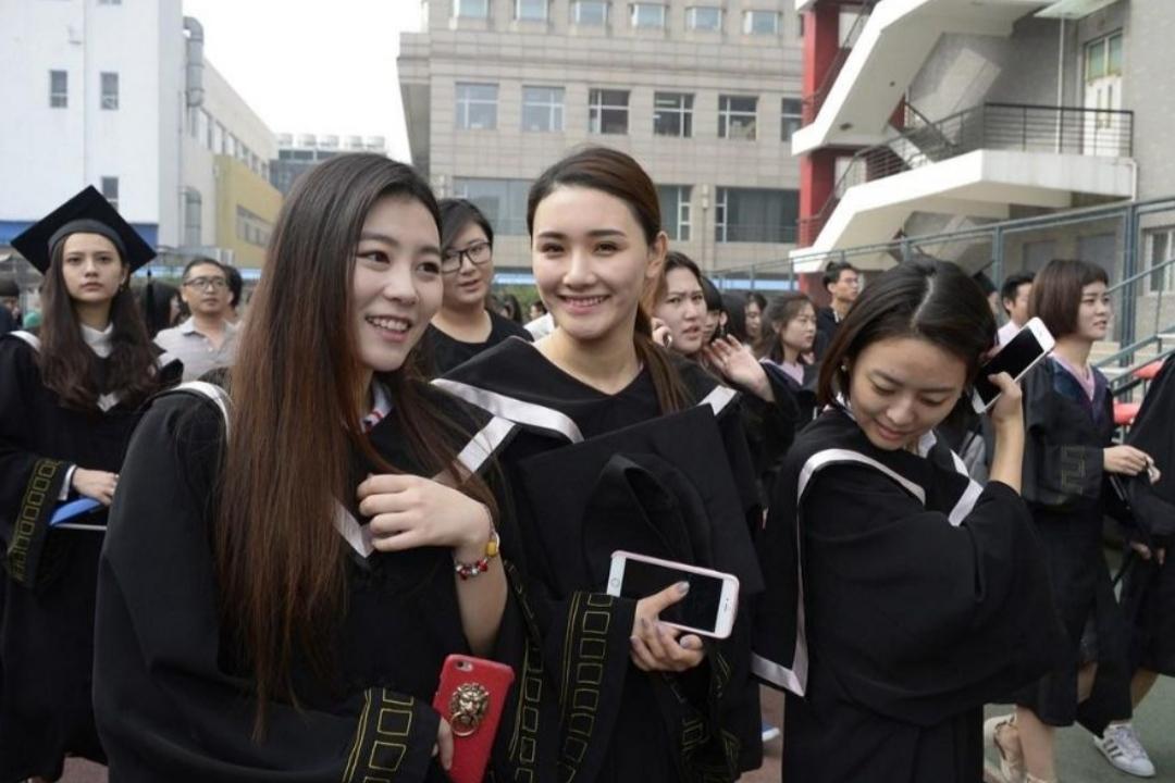 女生冷门又高薪的职业(这年头学什么技术比较好)