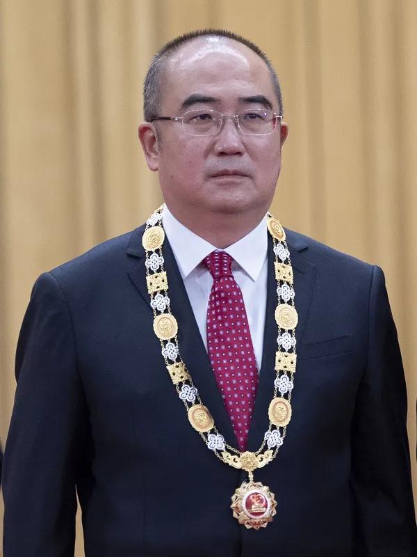 爱国人物事迹有哪些，关于爱国人物的事迹（三十六位疫情抗战中的英雄事迹）