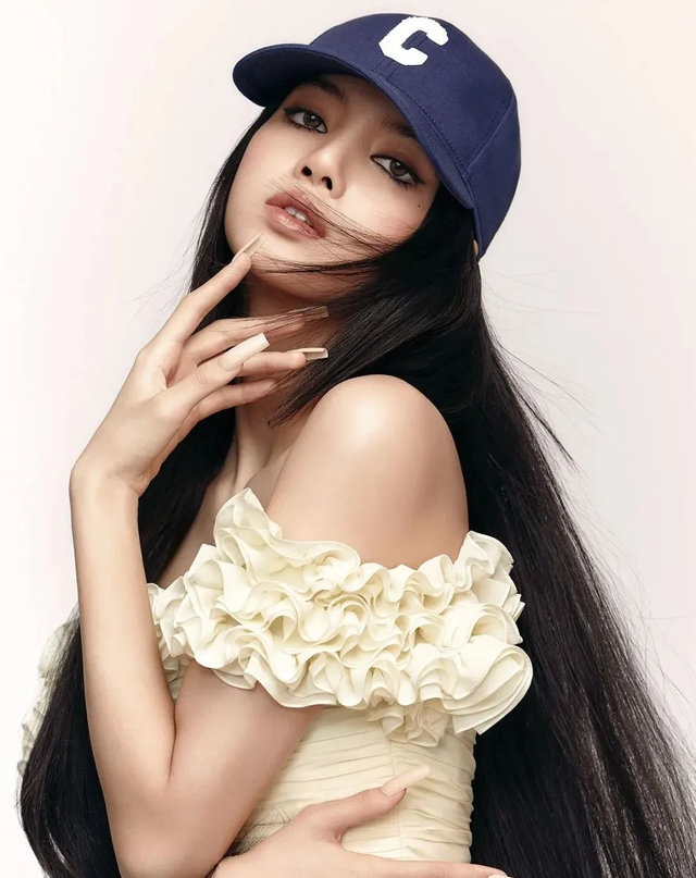 美颜相机怎么去水印，轻颜相机如何去水印（BLACKPINK拍封面被嘲“抠图打假现场”）