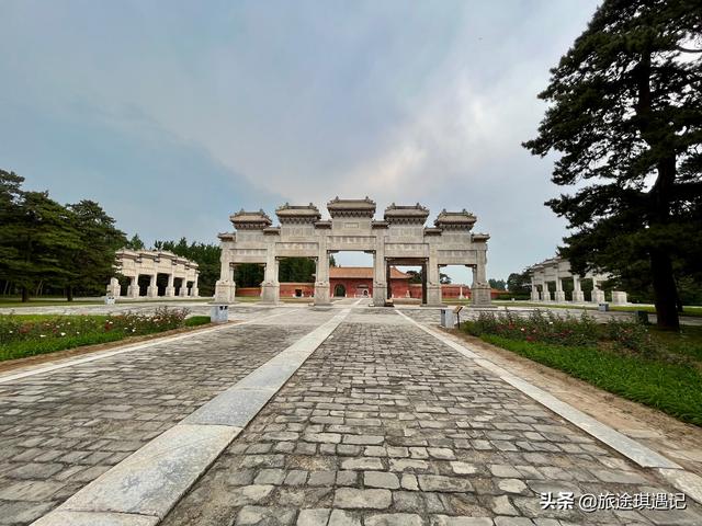 东陵是谁的陵墓，清东陵有多少个陵墓（雍正为何要新建清西陵）