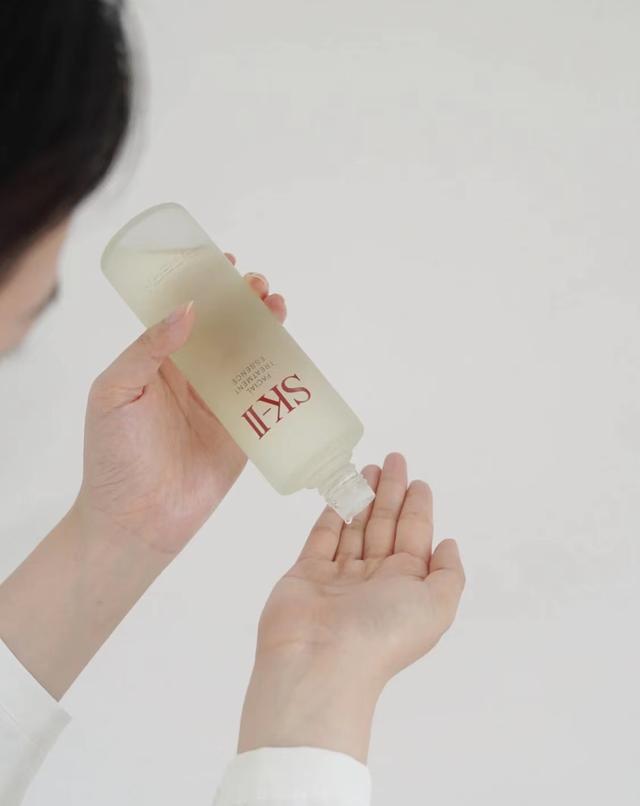 ipsa流金水，ipsa流金水功效有哪些（大牌精华水中的“四巨头”）