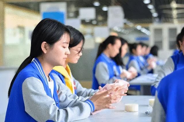 私立高中和职高哪个好，职高还是私立高中（中考成绩考不上公办高中）