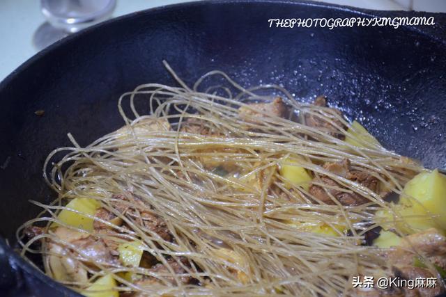 铁锅炖大鹅的做法，东北名菜铁锅炖大鹅（牢记：1不血）