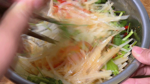麻辣土豆丝的做法，麻辣土豆丝有哪些做法（土豆丝不要热炒了）