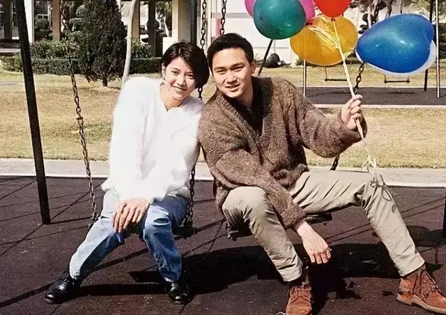 黄磊和刘若英的情史，黄磊和刘若英的第四种情感（这8对明星夫妻成为典范）