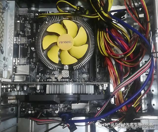 开机黑屏什么都不显示，电脑重装黑屏什么都不显示（电脑不能正常显示）