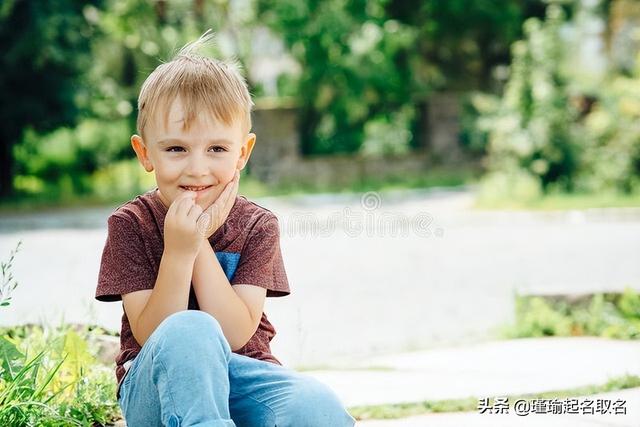 瑄什么意思解释，瑄字笔画笔顺（有着书卷气息的男孩名）