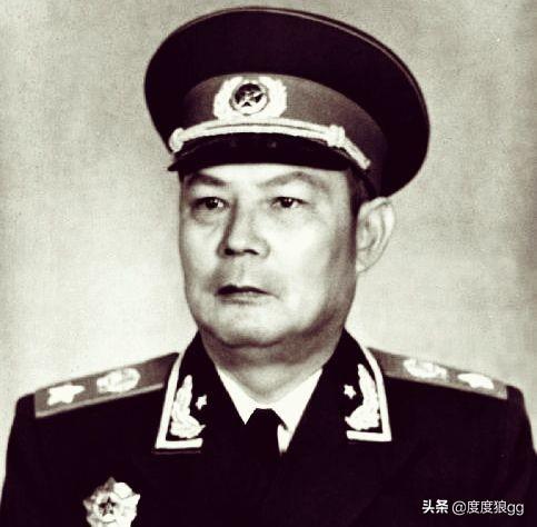 八路军参谋长是谁，八路军三个师长是谁（1949年为何是林彪下级）