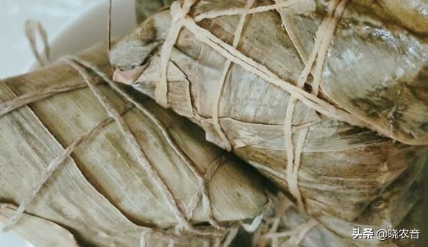 粽子是蒸还是煮，超市买的冷冻粽子是蒸还是煮（粽子用水煮还是隔水蒸）