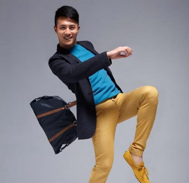 成龙洗发水广告词，成龙霸王广告词（国内男女星代言过的那些“沙雕”广告）