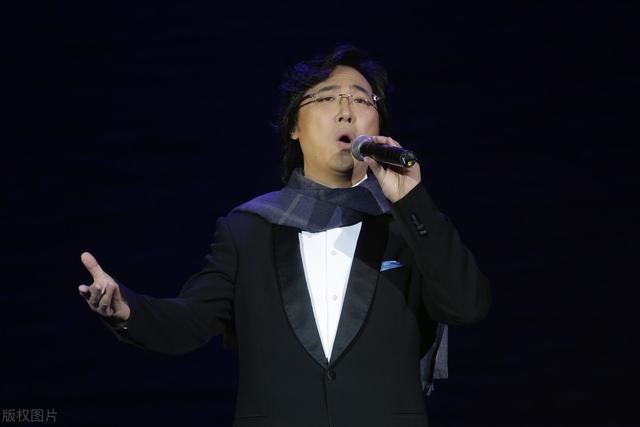 好喜欢你歌词，懂你是写给谁的歌曲（他平平无奇的表演你看腻了吗）