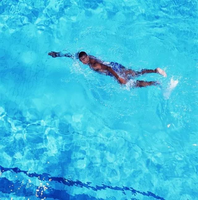 水中健身不仅效果好，水中健身不仅效果好还是不好（游泳，一种极佳的身体锻炼方式）