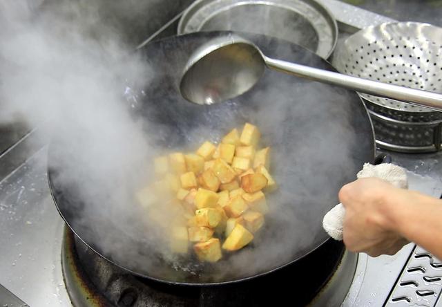 红薯要煮多久才熟，红薯切块煮多久能熟（喜欢吃红薯的有口福了）