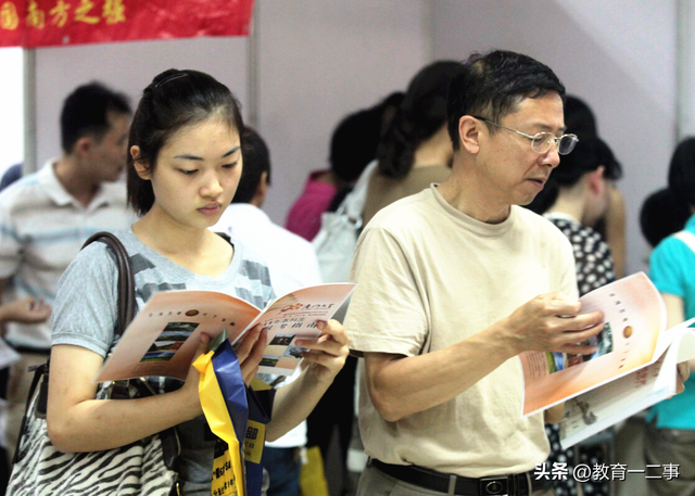 民办大专有必要读吗，民办大专国家承认吗（民办本科和公办大专哪个更有优势）