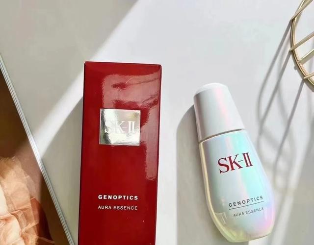 雅诗兰黛小棕瓶成分，雅诗兰黛小棕瓶成分是什么（SK2小灯泡、雅诗兰黛小棕瓶和兰蔻小黑瓶怎么选）