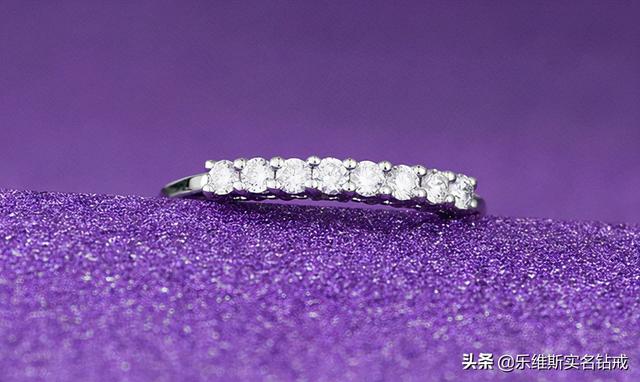 钻戒有哪些意义，钻戒有哪些意义图片（为什么会比成品钻戒价格便宜）