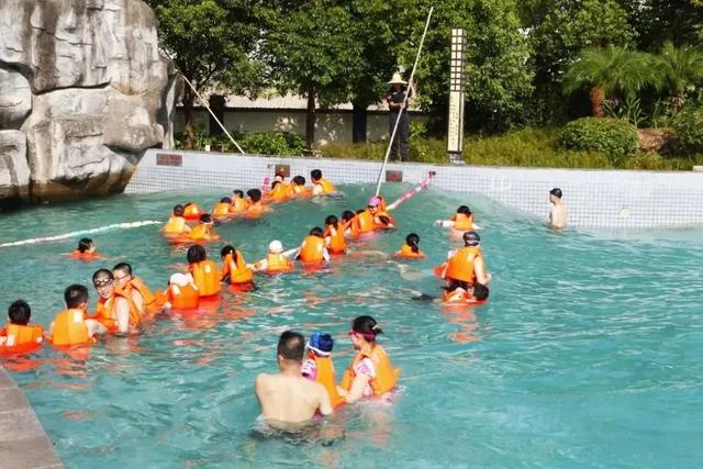 江西有哪些地方可以泡温泉，江西哪里可以泡温泉的地方（夏季避暑季——江西15家最火温泉绝对不可错过）