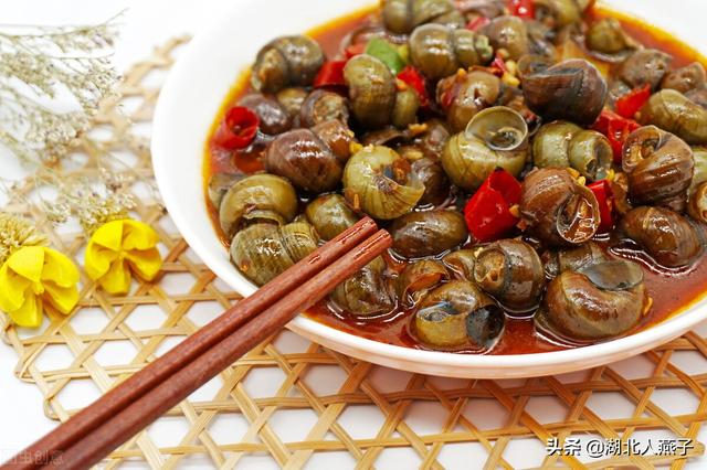 湖南最著名的小吃有哪些，湖南十大名小吃（湖南最出名的12道小吃）