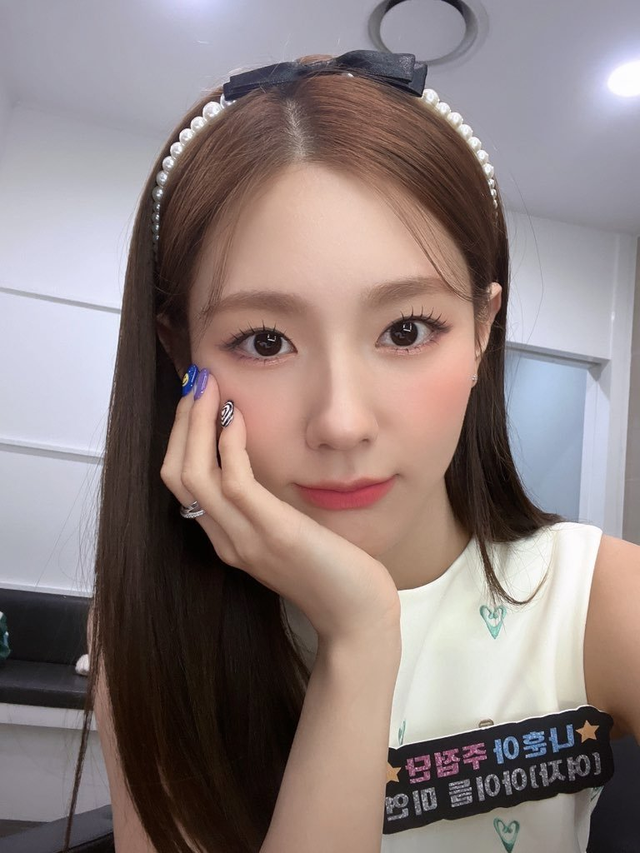 指甲油裸色和透明色有什么区别，护甲油和透明色的指甲油一样吗（显白好看，春夏必做）