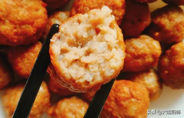 炸肉丸子的家常做法，炸肉丸子的家常做法酥脆（牢记“加2样做2步”）