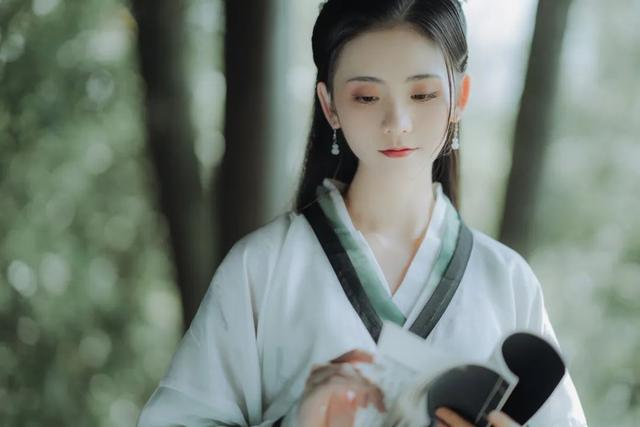 伤心图片带字的，生活说说很现实的说说带图片带字（平常读遍伤心句）