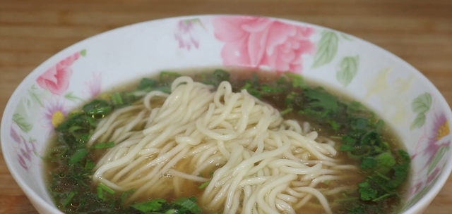 怎么做面条好吃又简单，怎样做好吃又简单的面条（爱吃面条不要再去面馆了）