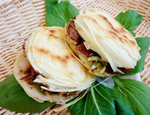 河南各地特色介绍，河南十大特色美食（每一样都是河南人的心头爱。你吃过几样）