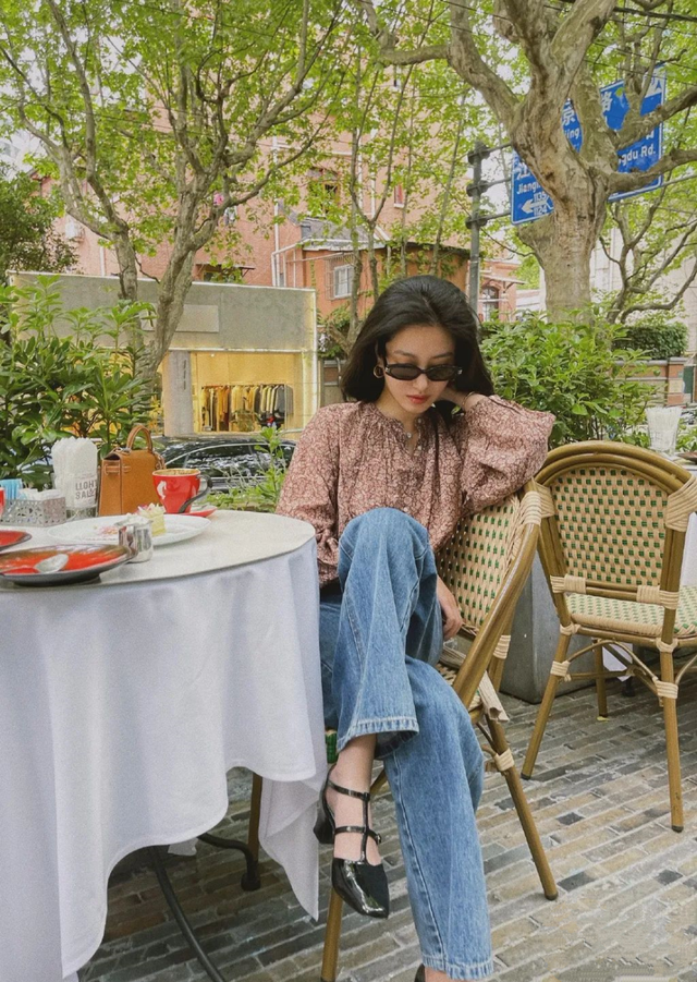 玛丽珍鞋是什么意思，玛丽珍鞋是什么风格的（瞧时髦精都爱的“玛丽珍鞋”）