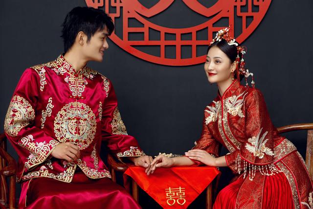 中式复古婚纱照，中式复古婚纱照怎么拍（90后喜爱的5种婚纱照风格经典、耐看）