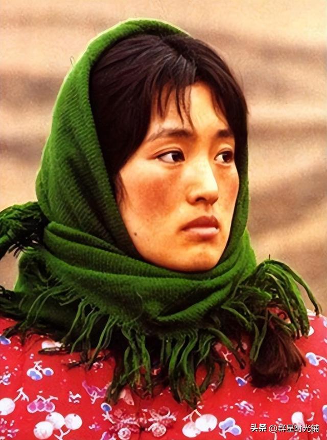 巩俐的气场有多强，看了巩俐林青霞和张敏三人的合照