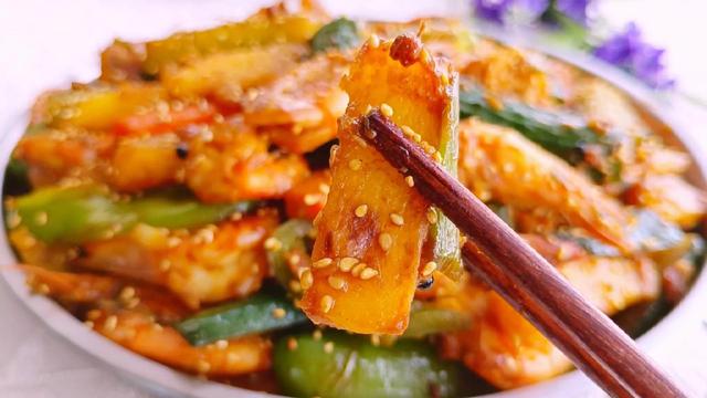 干锅虾的具体做法，干锅虾的做法大全家常（吃起来太过瘾了）