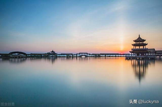 写给自己的霸气一段话，女人洒脱大气的句子（让人阳光的面对生活）