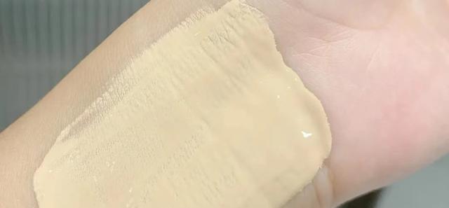 阿玛尼权利粉底液，阿玛尼权力粉底液优缺点（适合油皮的5款粉底液）