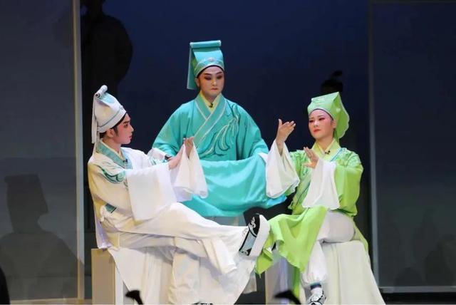 最近新演潮剧有哪些，首个潮剧本科学历班毕业剧目《蝶恋》在汕展演