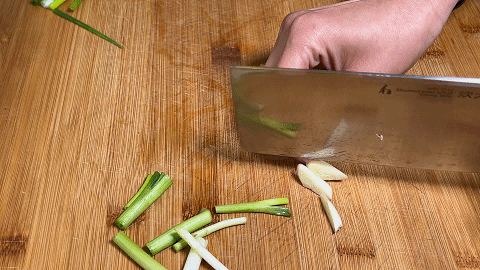 家常烩饼的做法，烩饼家常简单做法（饼块咸香入味不软烂）