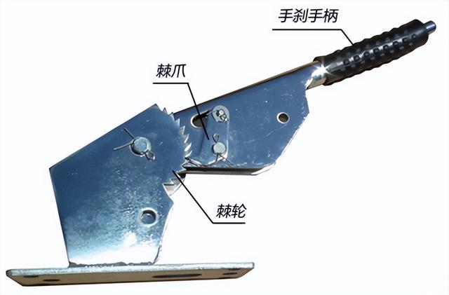 手刹往上拉和往下拉是什么，手刹往上拉和往下拉是什么三轮车（关于手刹的小知识你都知道吗）