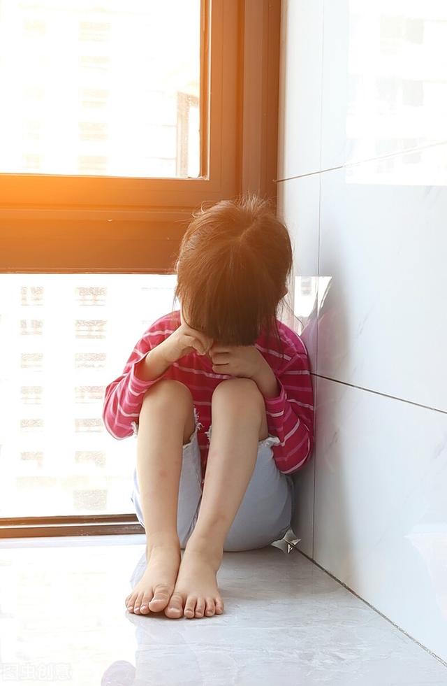 孩子胆小怎么办?请家长做好这6点，孩子特别胆小怎么办（怎样才能让孩子克服胆小）