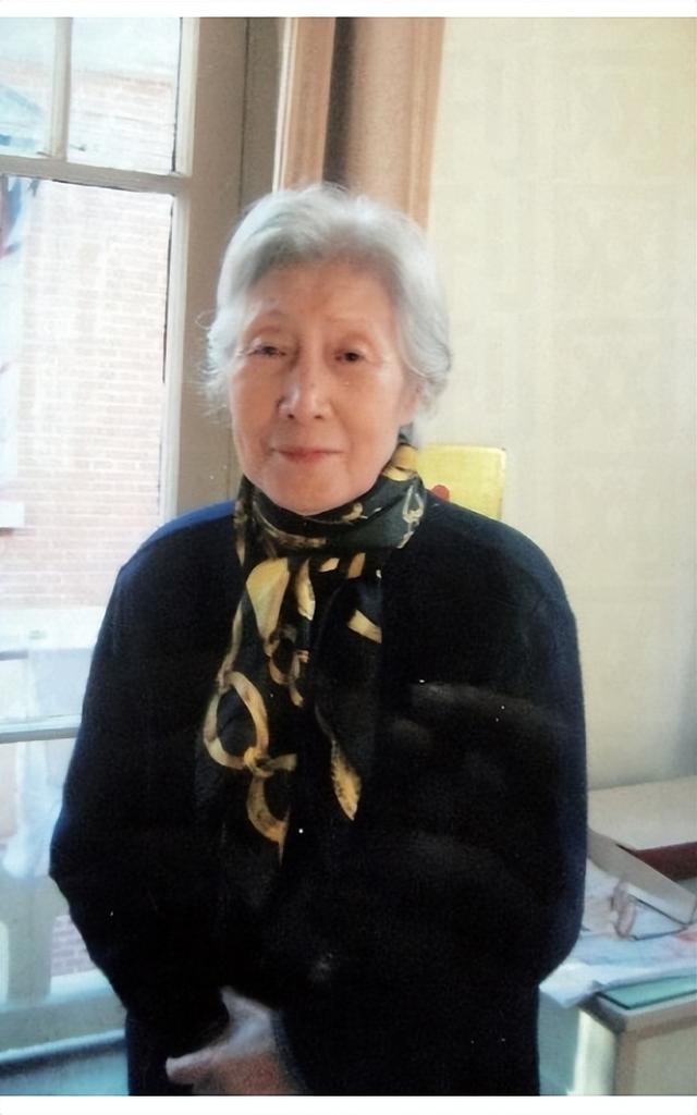 戴望舒是什么派诗人，戴望舒是什么派诗人新月诗派（戴望舒：让好友与妻同住一房）