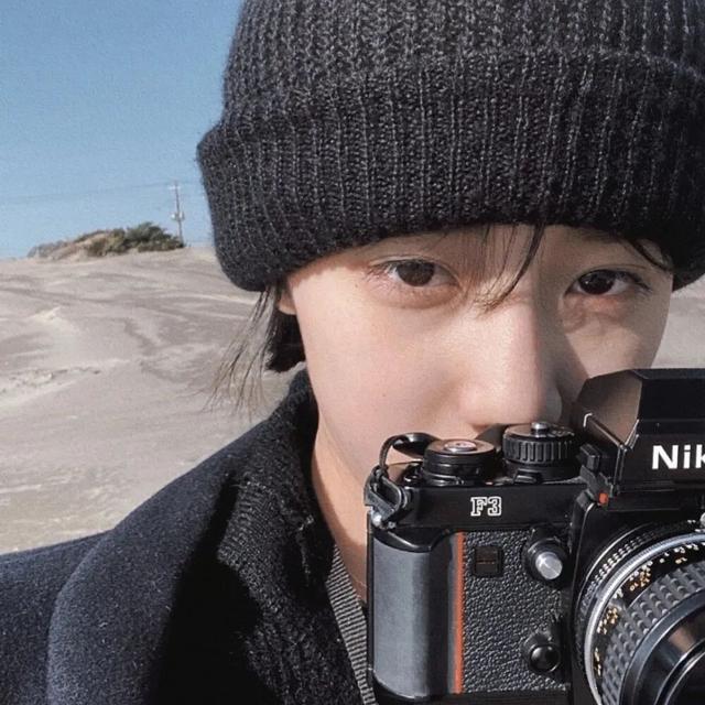 枯燥难过的头像微信，枯燥难过的头像（臭宝，该换微信头像啦）