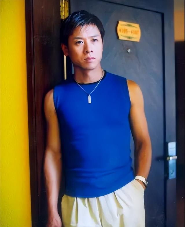 胡亚捷与妻子汤静：一边互相嫌弃，一边不离不弃，活成儿子的榜样