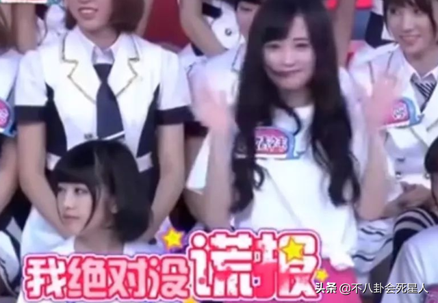 矮个女星谎报身高，穿高跷、垫木板、踩箱子，一拍戏就原形毕露