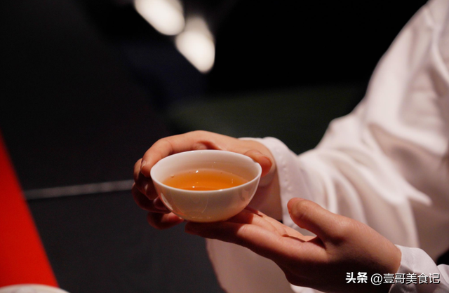 红茶可以放多久，红茶会过期吗（红茶的最佳饮用期）