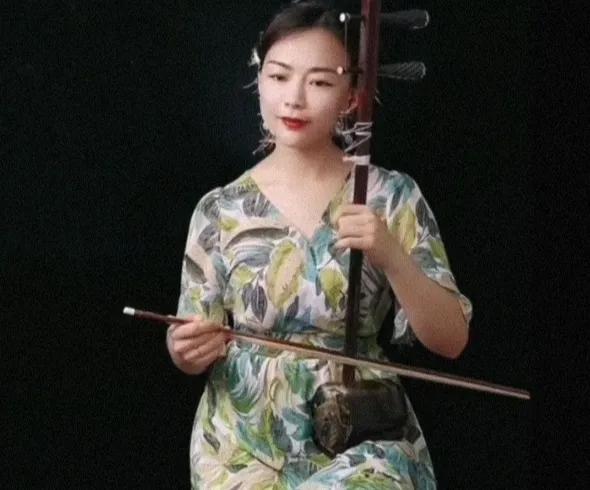 老年人学二胡的诀窍，中老年人学二胡最大的苦恼