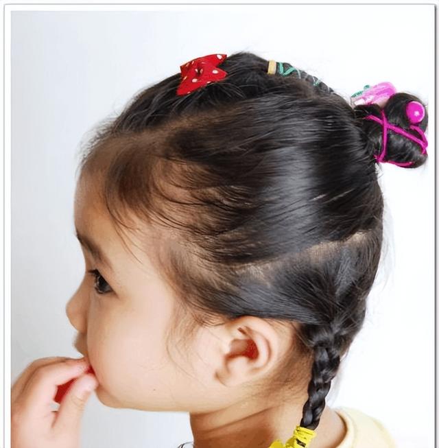 儿童头发怎么编好看简单好学，头发怎样编才好看儿童（小女孩简易梳头教程）