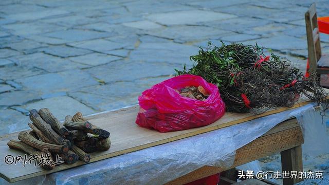 黄姚古镇旅游攻略，黄姚古镇旅游行程路线住宿攻略（享一慵懒时光——黄姚古镇）