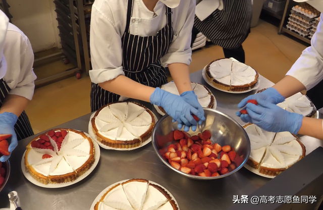 适合女孩子学的职业，适合女孩子学的职业学理低（投入小学时短还很好就业）